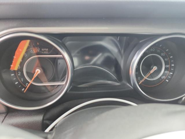 1C4HJXEN0KW623325 - 2019 JEEP WRANGLER U SAHARA WHITE photo 9