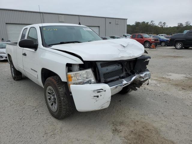 1GCSCREA6AZ133395 - 2010 CHEVROLET SILVERADO C1500  LS WHITE photo 1