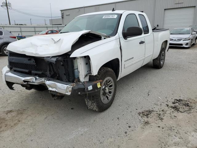 1GCSCREA6AZ133395 - 2010 CHEVROLET SILVERADO C1500  LS WHITE photo 2