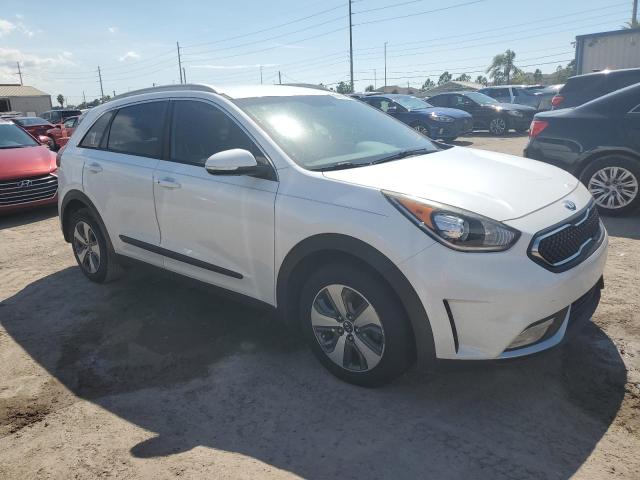 KNDCC3LC4H5074614 - 2017 KIA NIRO EX WHITE photo 4