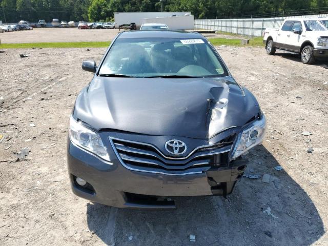 4T1BF3EK5BU138899 - 2011 TOYOTA CAMRY BASE رمادي صورة 5