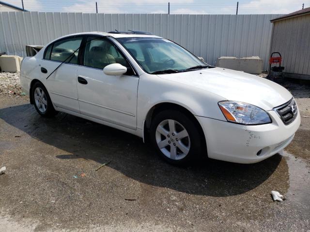 1N4AL11D43C288584 - 2003 NISSAN ALTIMA BASE WHITE photo 4