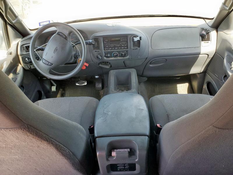 1FMPU16L31LB13320 - 2001 FORD EXPEDITION XLT SILVER photo 8