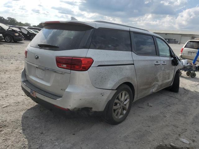 KNDMB5C1XK6510787 - 2019 KIA SEDONA LX SILVER photo 3