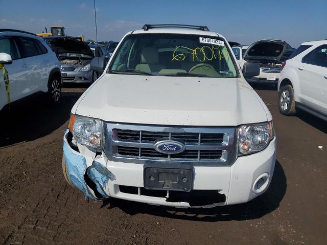 1FMCU9D74AKB95535 - 2010 FORD ESCAPE XLT WHITE photo 5