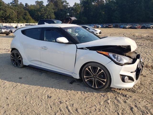 KMHTC6AE5GU282569 - 2016 HYUNDAI VELOSTER TURBO WHITE photo 4