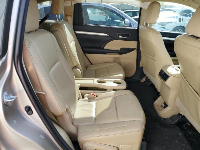 5TDKKRFH8GS139837 - 2016 TOYOTA HIGHLANDER XLE GOLD photo 6