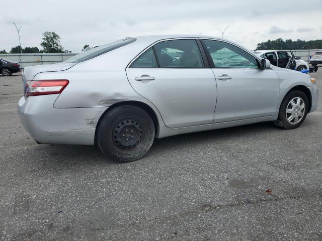 4T1BF3EK0AU109759 - 2010 TOYOTA CAMRY BASE SILVER photo 3