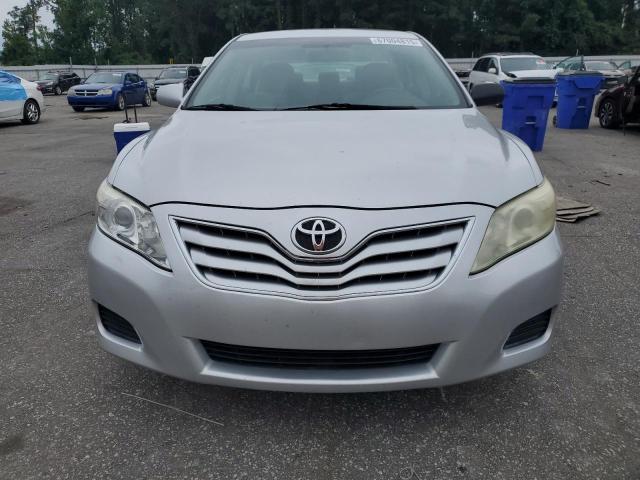 4T1BF3EK0AU109759 - 2010 TOYOTA CAMRY BASE SILVER photo 5