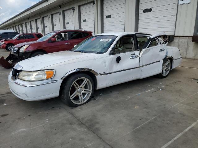 2001 LINCOLN TOWN CAR EXECUTIVE, 