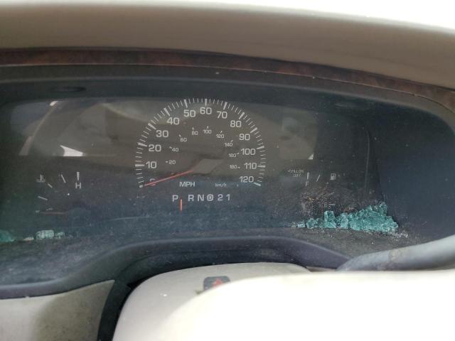 1LNHM81W71Y684343 - 2001 LINCOLN TOWN CAR EXECUTIVE Белый фото 9