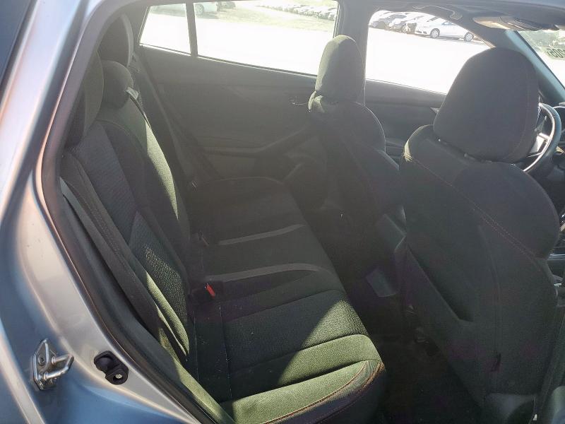 4S3GTAM61K3725070 - 2019 SUBARU IMPREZA SPORT 银色 照片 10