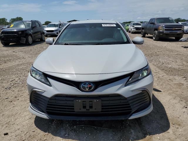 4T1R11BK7NU055288 - 2022 TOYOTA CAMRY LE WHITE photo 5
