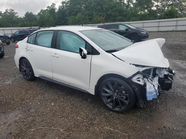 5YFS4MCE2SP232605 - 2025 TOYOTA COROLLA SE Սպիտակ լուսանկար 4