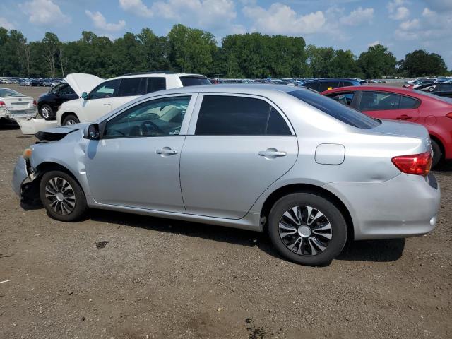 JTDBL40E699024136 - 2009 TOYOTA COROLLA BASE SILVER photo 2