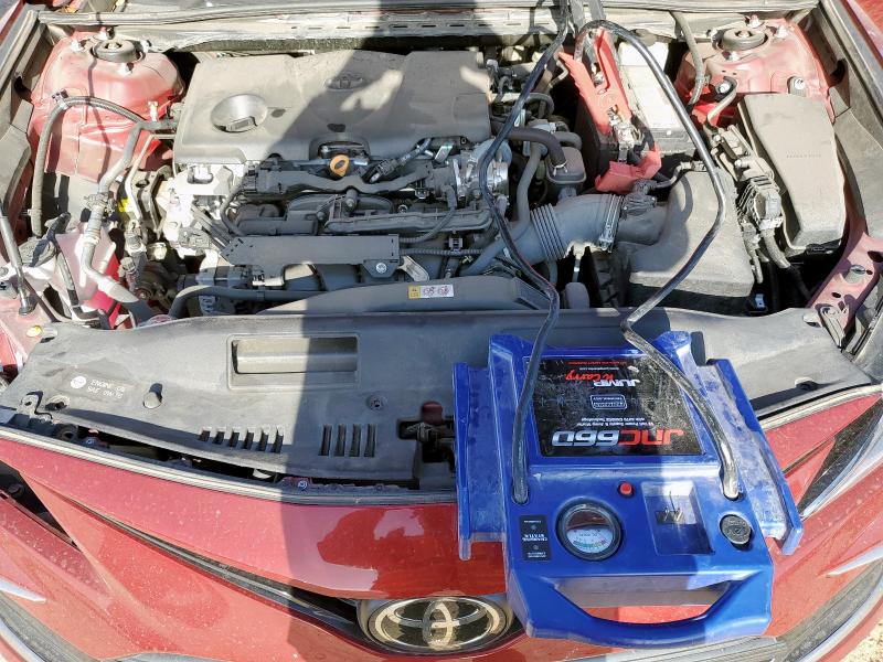 4T1C11AK5NU658621 - 2022 TOYOTA CAMRY LE RED photo 11