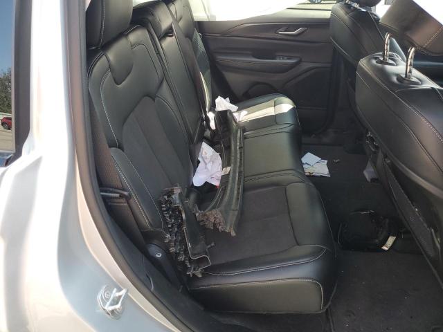 1C4RJHAG6R8605590 - 2024 JEEP GRAND CHEROKEE LAREDO SILVER photo 11