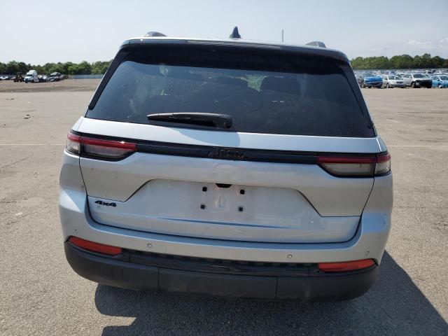 1C4RJHAG6R8605590 - 2024 JEEP GRAND CHEROKEE LAREDO SILVER photo 6