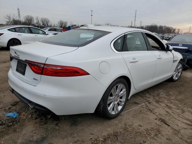 SAJBE4BV2GCY02666 - 2016 JAGUAR XF PRESTIGE WHITE photo 4