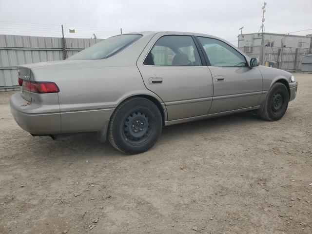 JT2BG22KXW0200769 - 1998 TOYOTA CAMRY CE TAN photo 3