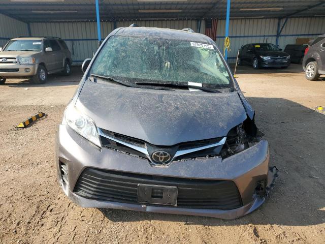 5TDKZ3DC7JS934840 - 2018 TOYOTA SIENNA LE Szary zdjęcie 5
