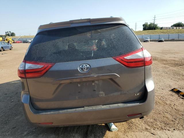 5TDKZ3DC7JS934840 - 2018 TOYOTA SIENNA LE Szary zdjęcie 6