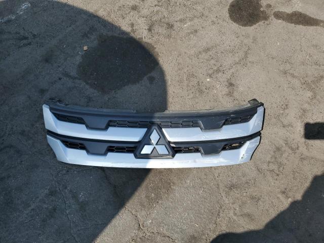 JA4APUAU8NU003795 - 2022 MITSUBISHI OUTLANDER ES SILVER photo 13