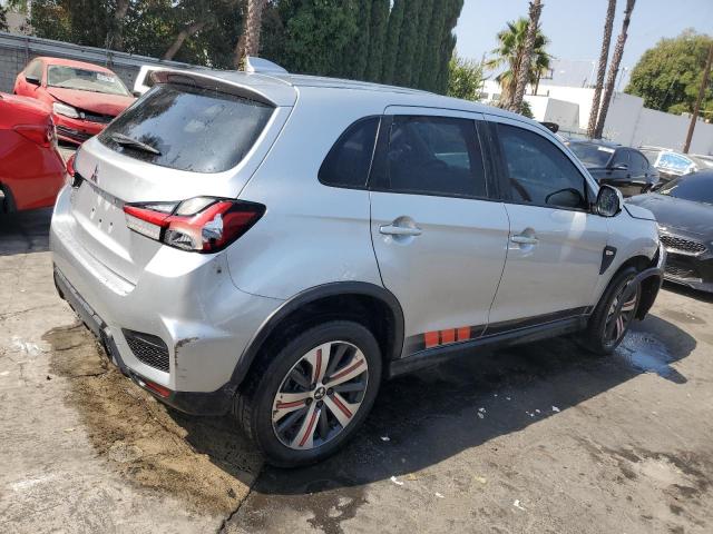 JA4APUAU8NU003795 - 2022 MITSUBISHI OUTLANDER ES SILVER photo 3
