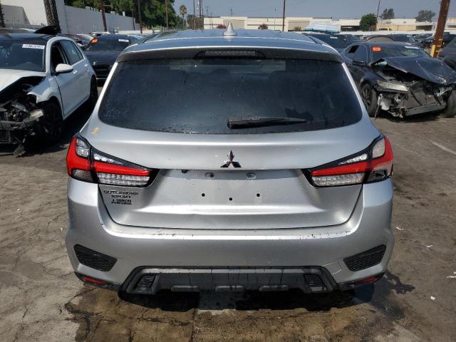 JA4APUAU8NU003795 - 2022 MITSUBISHI OUTLANDER ES SILVER photo 6