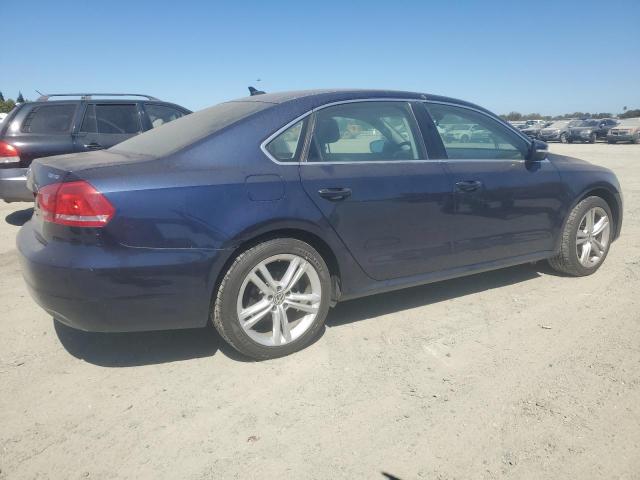 1VWBN7A31EC071870 - 2014 VOLKSWAGEN PASSAT SE BLUE photo 3