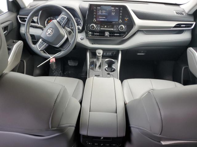 5TDGZRAH8NS126916 - 2022 TOYOTA HIGHLANDER XLE SILVER photo 8