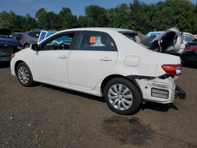 2T1BU4EE2DC015586 - 2013 TOYOTA COROLLA BASE WHITE photo 2