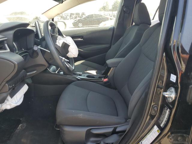 5YFEPMAE2MP165627 - 2021 TOYOTA COROLLA LE GRAY photo 7