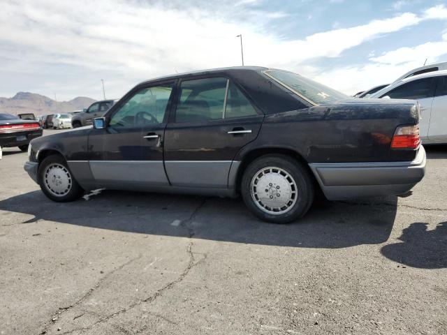 WDBEA32E9RC080616 - 1994 MERCEDES-BENZ E 320 黑色 照片 2