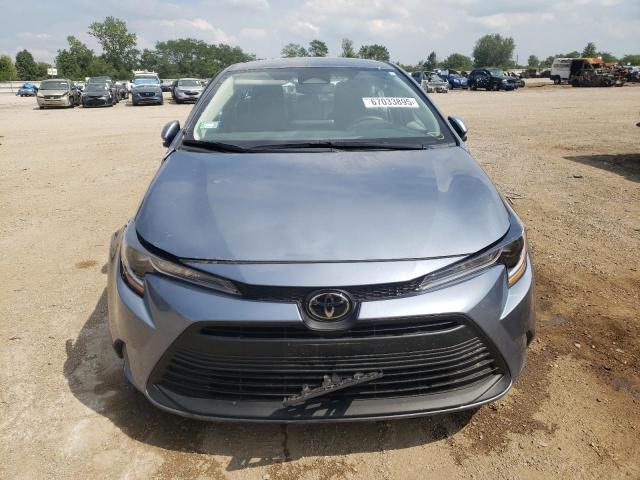 5YFB4MDEXSP241874 - 2025 TOYOTA COROLLA LE SILVER photo 5