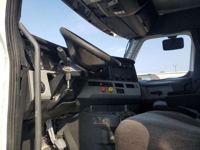 3AKJHHDR3KSKH0158 - 2019 FREIGHTLINER CASCADIA 1 WHITE photo 6