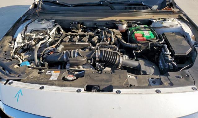 1HGCV1F57JA135139 - 2018 HONDA ACCORD EXL WHITE photo 11