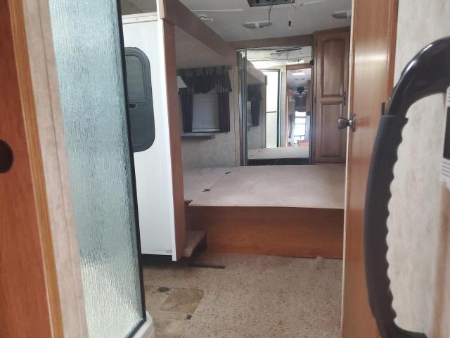 4YDF31522A4700174 - 2010 KEYSTONE MONTANA WHITE photo 5