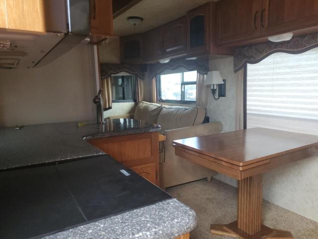 4YDF31522A4700174 - 2010 KEYSTONE MONTANA WHITE photo 6