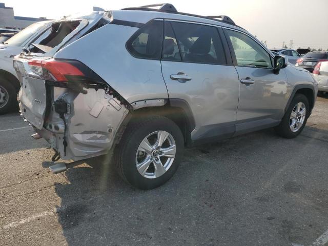 JTMW1RFV2KJ012548 - 2019 TOYOTA RAV4 XLE ვერცხლისფერი ფოტო 3
