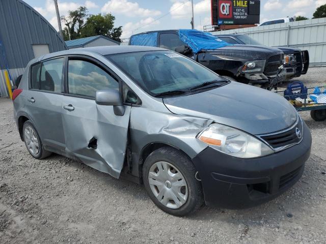 3N1BC1CP6BL360977 - 2011 NISSAN VERSA S SILVER photo 4