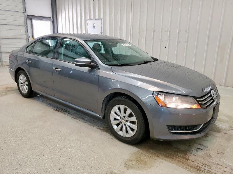 1VWAH7A32DC077940 - 2013 VOLKSWAGEN PASSAT S GRAY photo 4