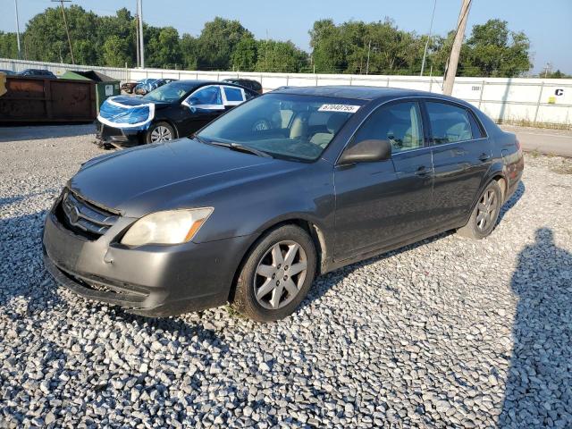 2005 TOYOTA AVALON XL, 