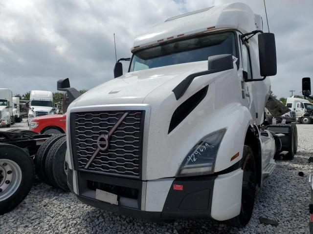 4V4NC9EH6NN314668 - 2022 VOLVO VN VNL WHITE photo 2