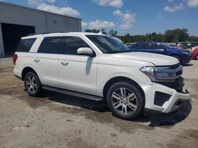1FMJU1HTXNEA17536 - 2022 FORD EXPEDITION XLT WHITE photo 4