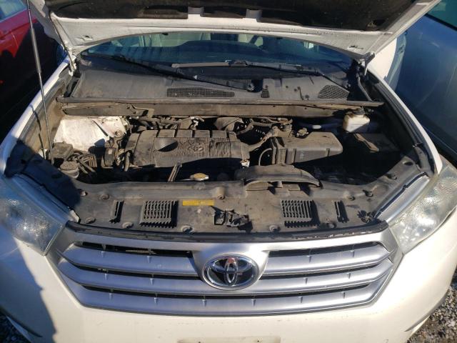 5TDZA3EH4DS039553 - 2013 TOYOTA HIGHLANDER BASE Ақ фото 7