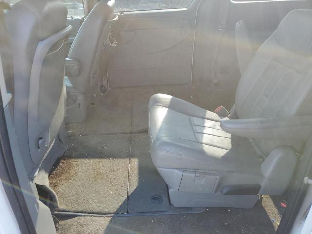 2C4GP54L85R433008 - 2005 CHRYSLER TOWN & COU TOURING WHITE photo 11