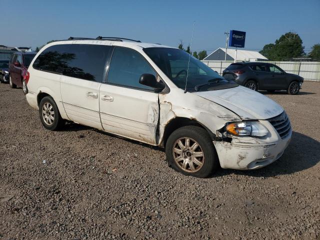 2C4GP54L85R433008 - 2005 CHRYSLER TOWN & COU TOURING WHITE photo 4