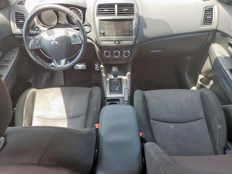 JA4AP3AU7KU022828 - 2019 MITSUBISHI OUTLANDER ES RED photo 8