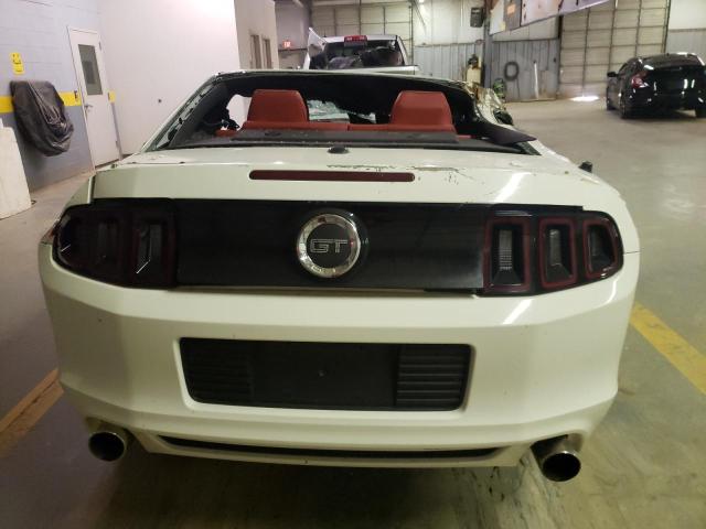 1ZVBP8CF5D5268261 - 2013 FORD MUSTANG GT WHITE photo 6